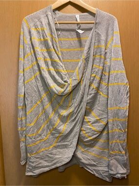 Lululemon sweater wrap size 12